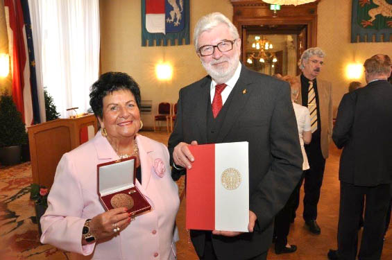 Er hielt die Laudatio auf mich: Gerhard Menhard von der Kulturinitiatve
 Whring